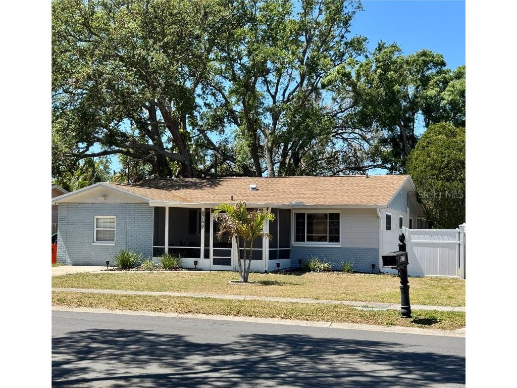 8766 91st Street Seminole FL 33777 TB8366859 image1