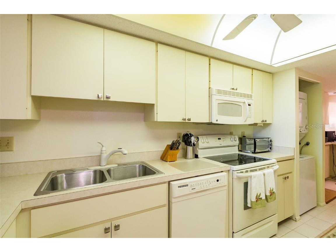 8767 Midnight Pass #506F Sarasota FL 34242 A4573947 image13