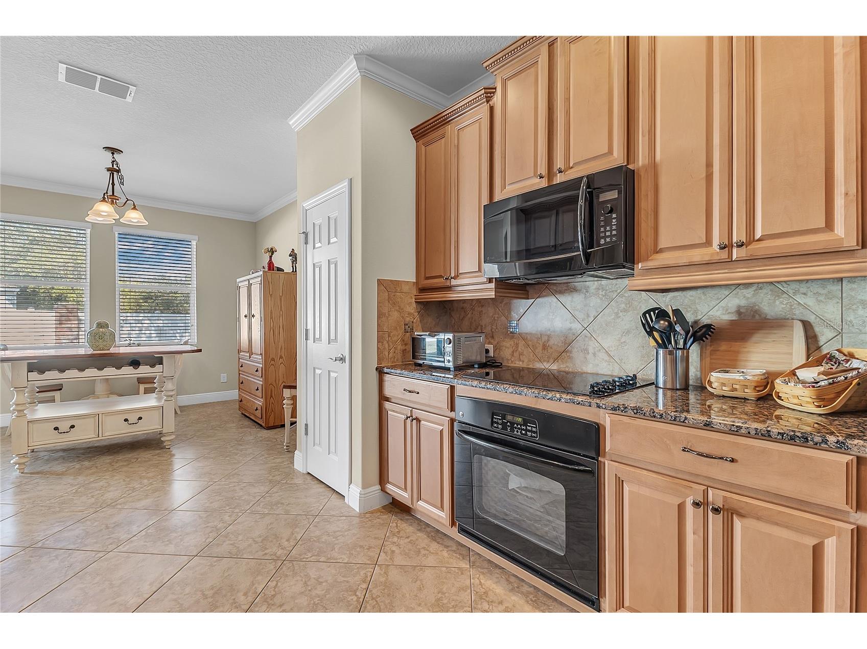 877 Strathmore Drive Orlando FL 32803 O6376261 image2