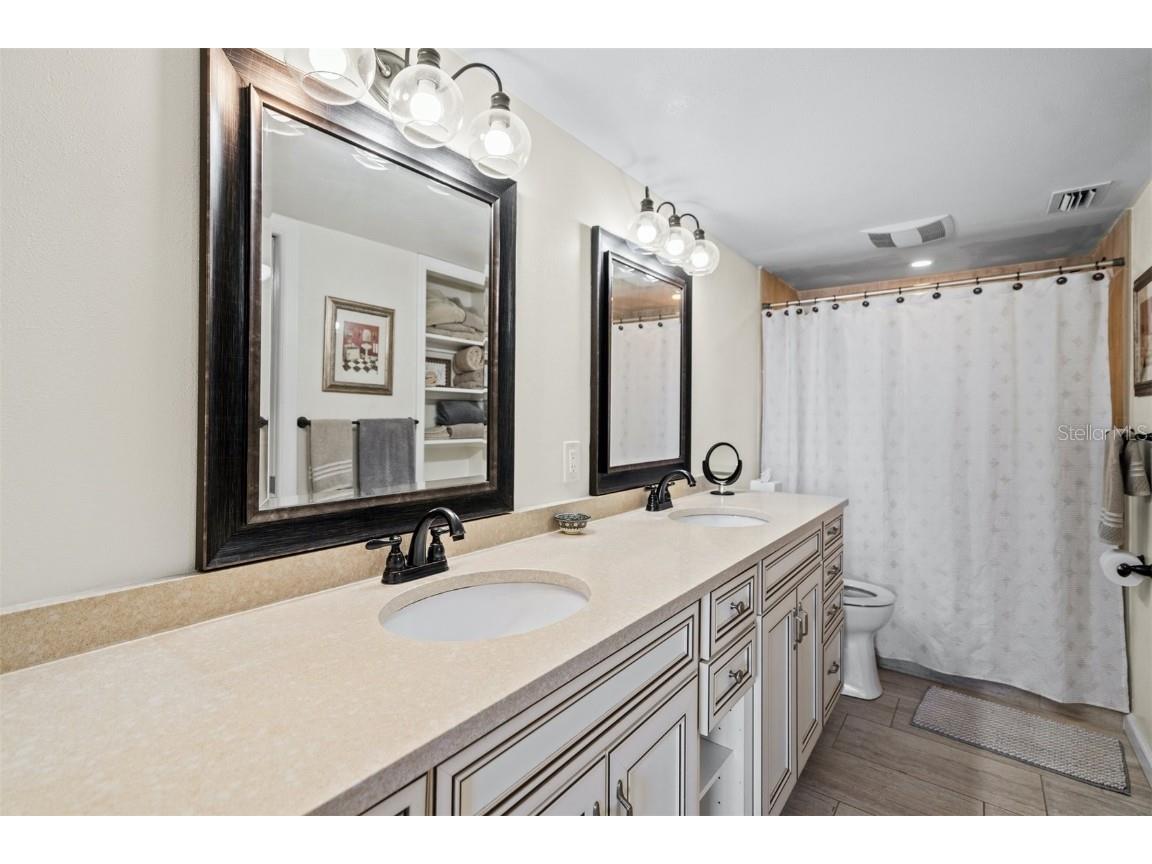 8770 Midnight Pass Road #302B Sarasota FL 34242 A4573996 image20