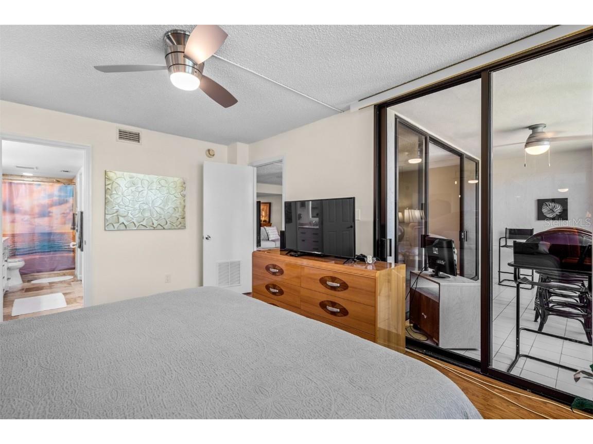 8770 Midnight Pass Road #402B Sarasota FL 34242 A4574241 image19