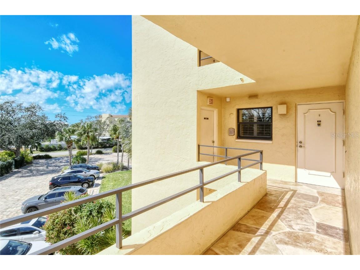 8773 Midnight Pass Road #301-G Sarasota FL 34242 - GULF OF MEXICO INTRACOASTAL A4559875 image1