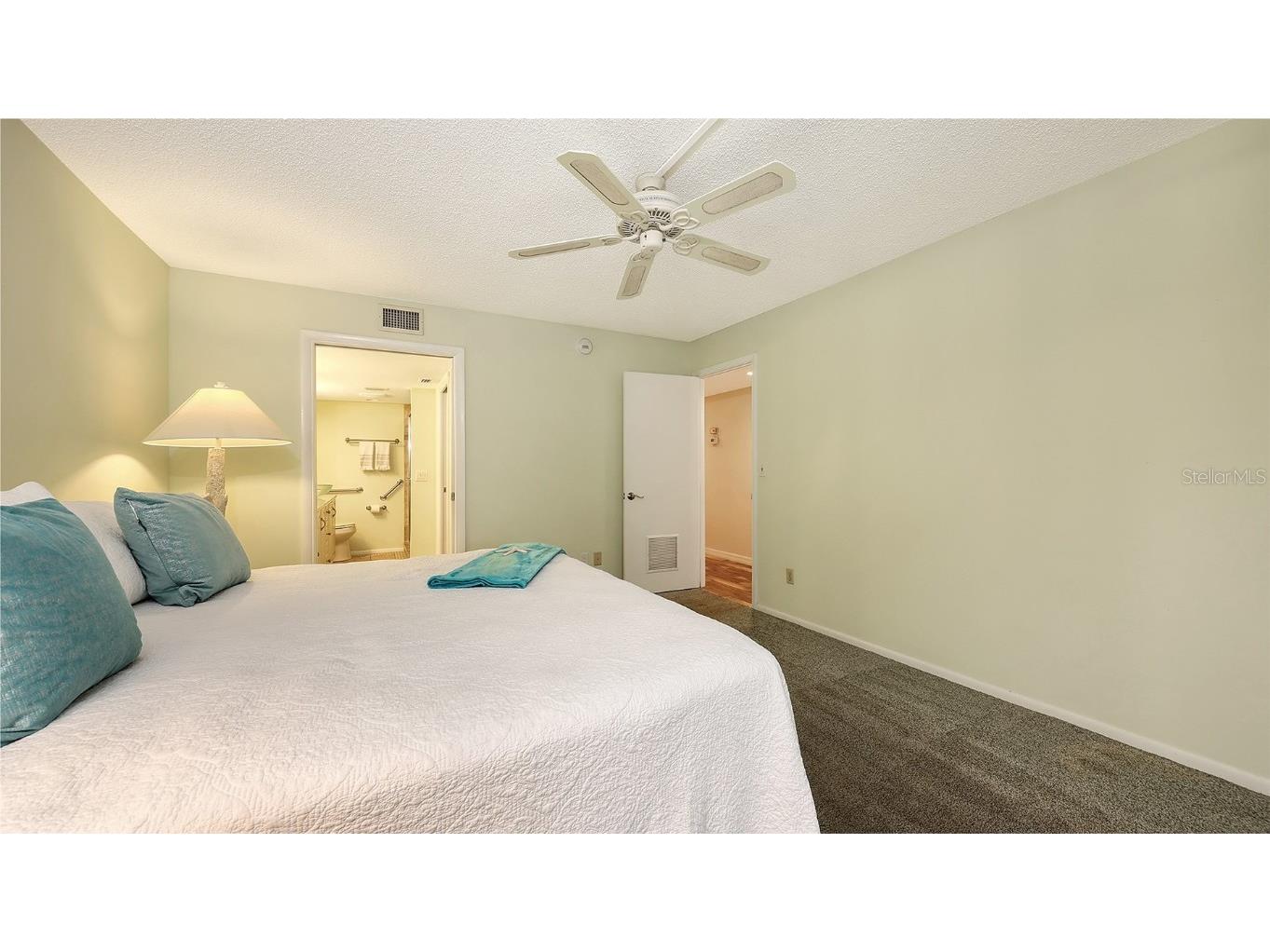 8779 Midnight Pass Road #401H Sarasota FL 34242 - INTERCOASTAL WATERWAY A4661131 image23