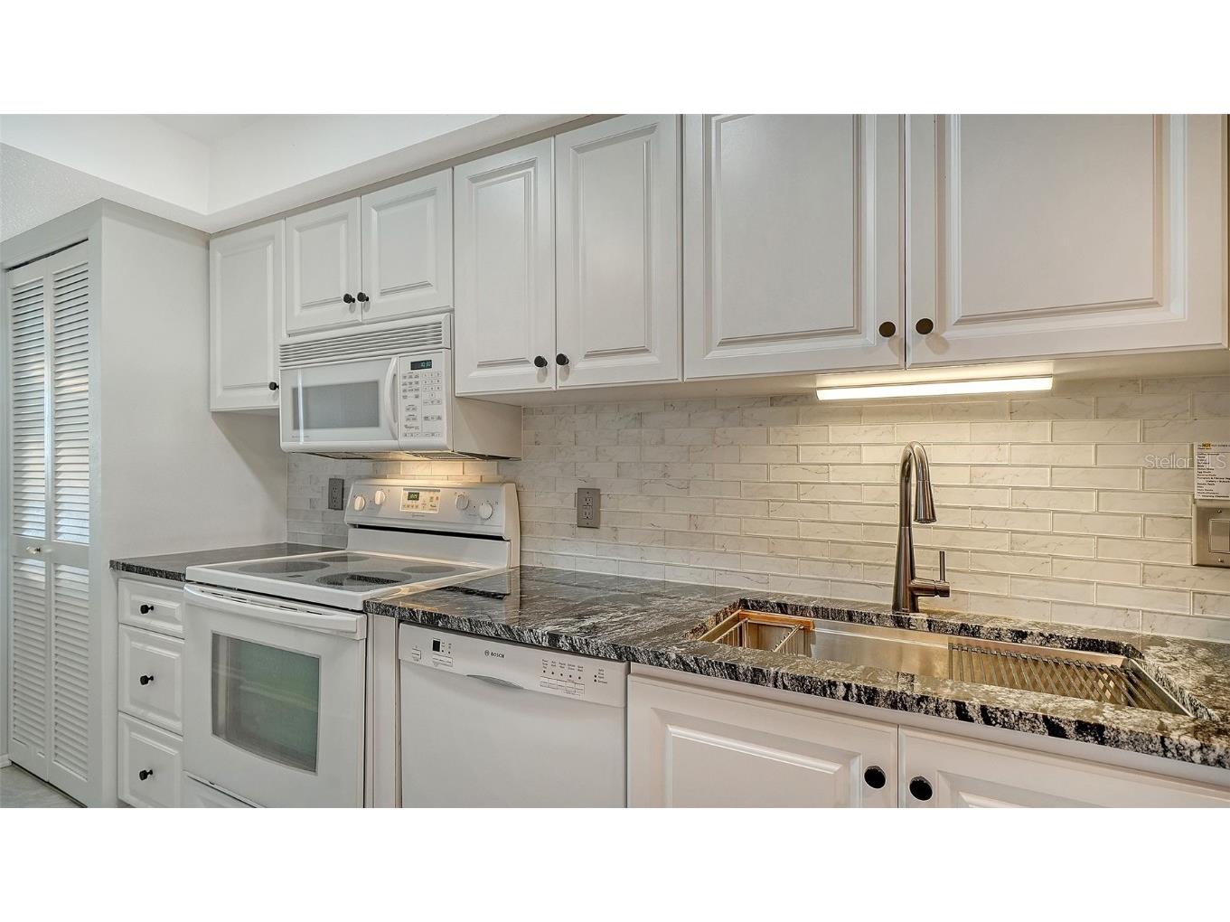 8779 Midnight Pass Road #502H Sarasota FL 34242 - INTERCOASTAL WATERWAY A4673776 image21