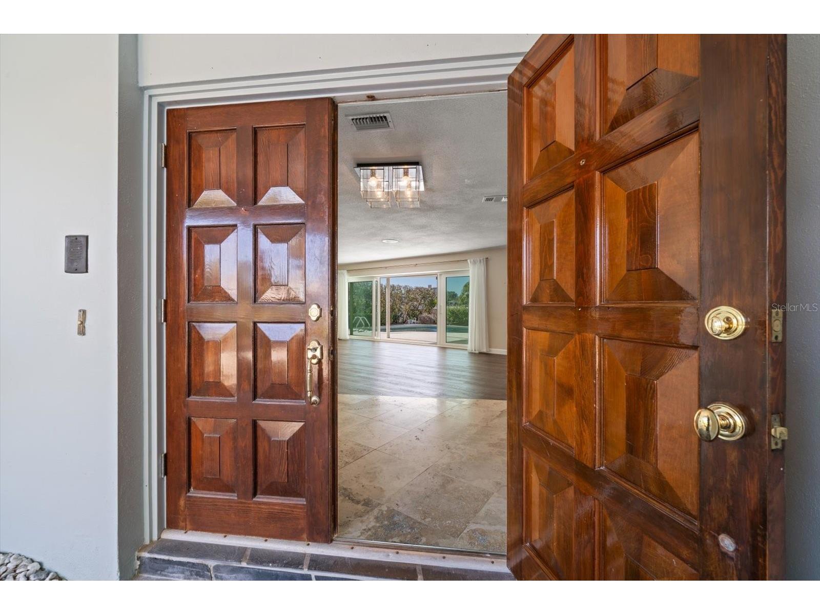 878 Harbor Island Clearwater Beach FL 33767 TB8466691 image13