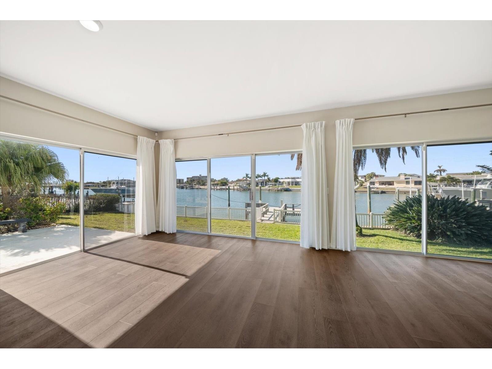 878 Harbor Island Clearwater Beach FL 33767 TB8466691 image17