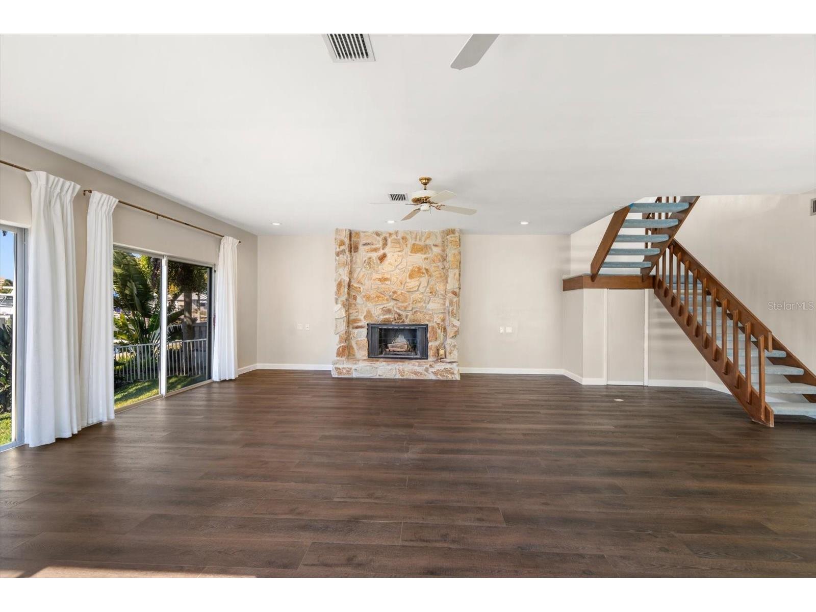 878 Harbor Island Clearwater Beach FL 33767 TB8466691 image18