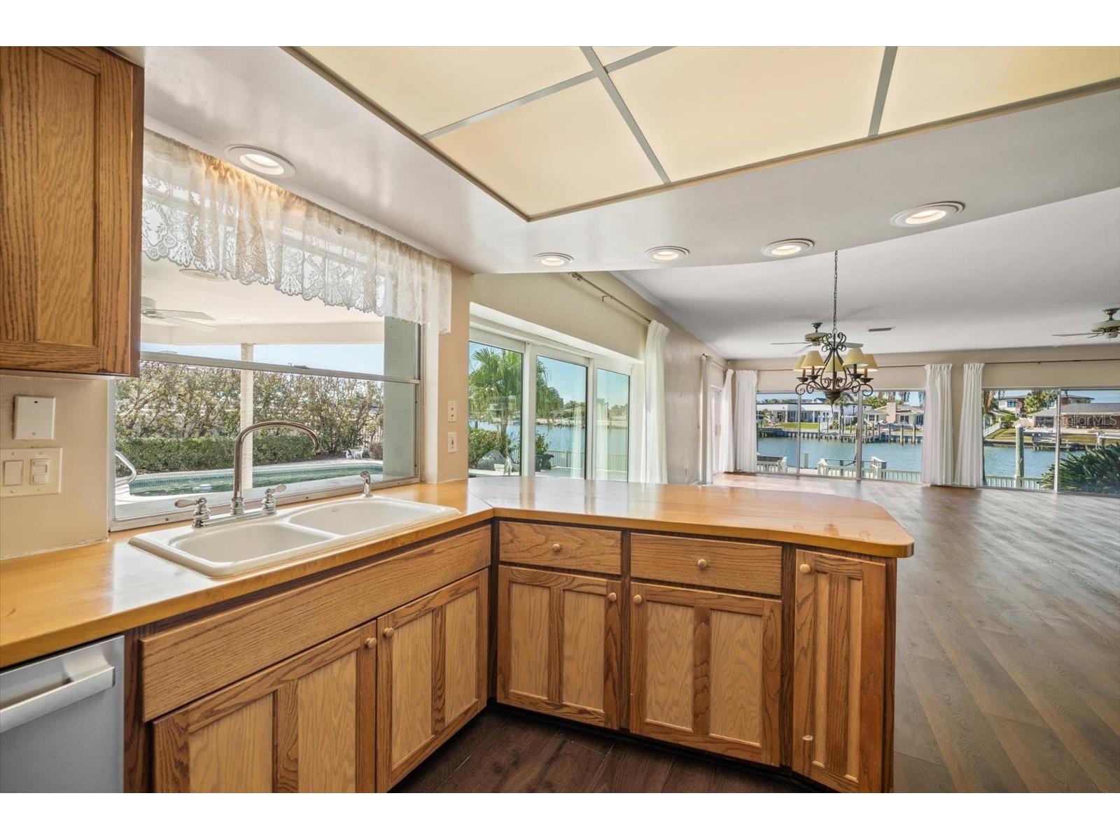 878 Harbor Island Clearwater Beach FL 33767 TB8466691 image21