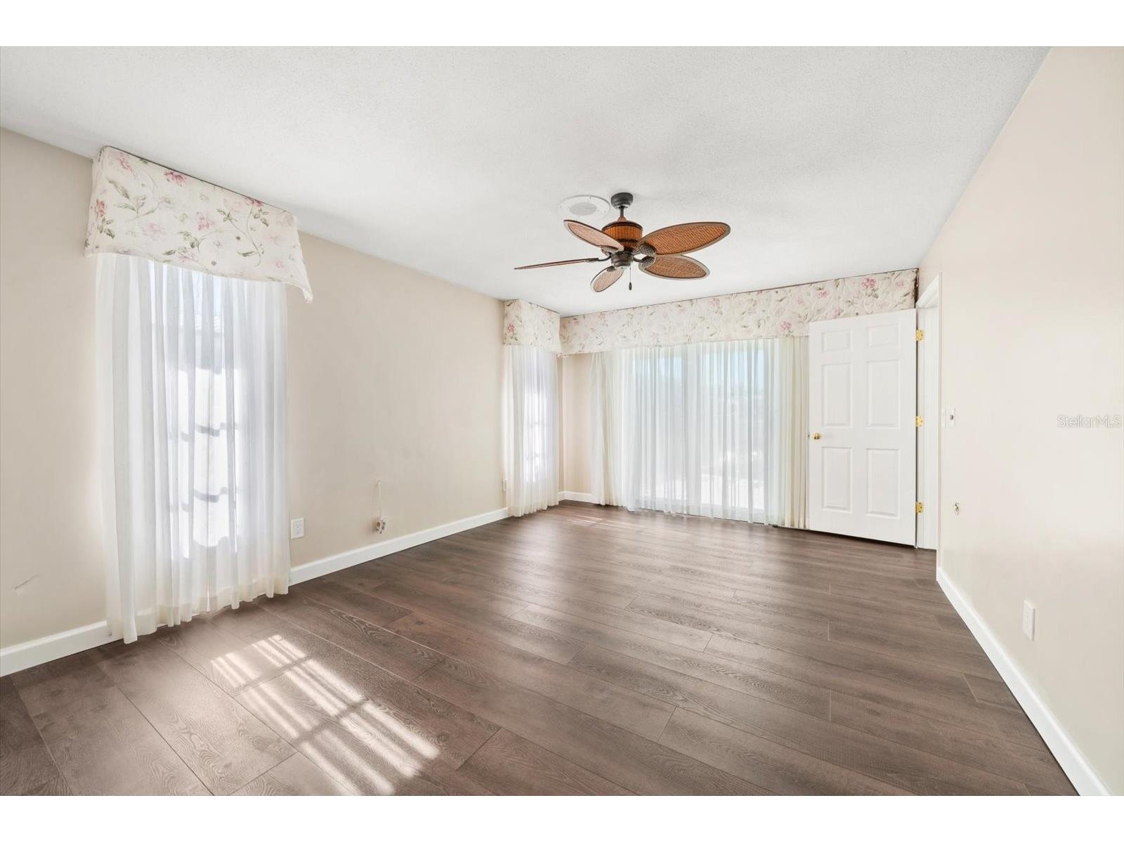 878 Harbor Island Clearwater Beach FL 33767 TB8466691 image28
