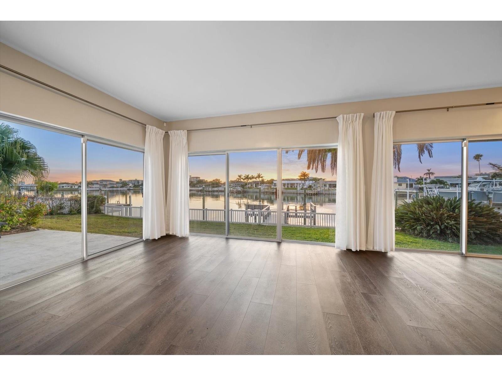 878 Harbor Island Clearwater Beach FL 33767 TB8466691 image3