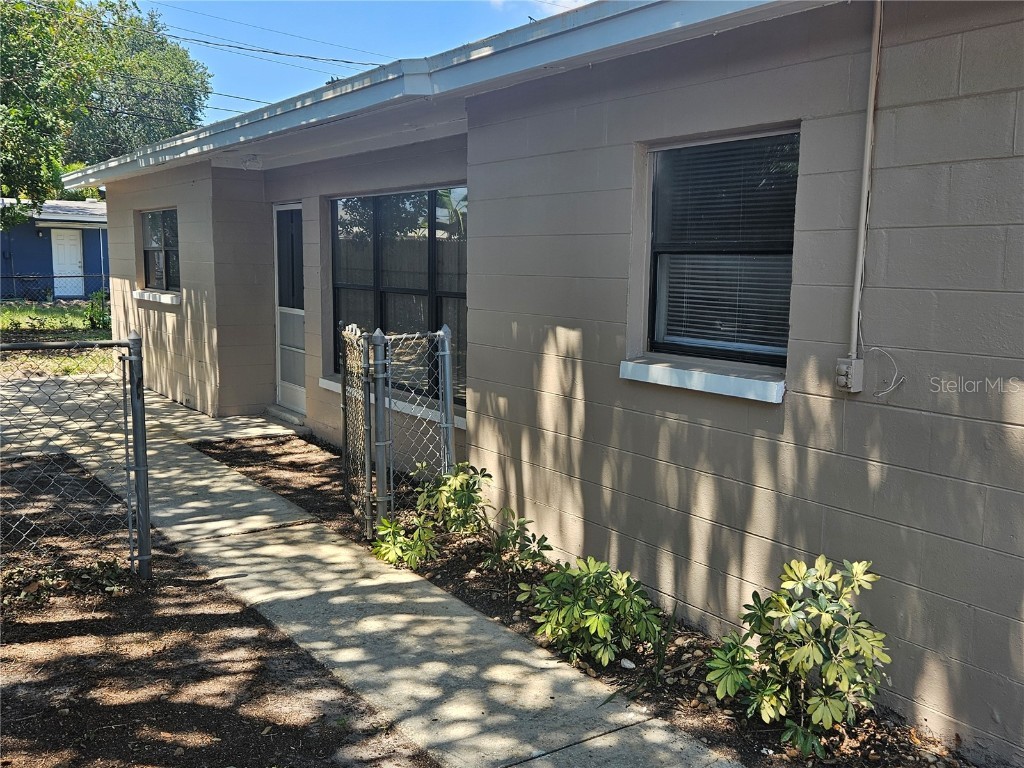 8784 95th Avenue Seminole FL 33777 U8244923 image1