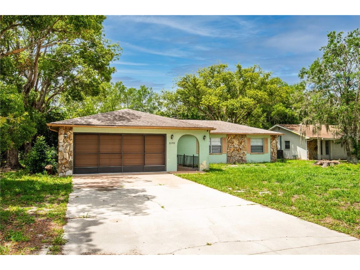 8786 Heather Boulevard Weeki Wachee FL 34613 W7866472 image1