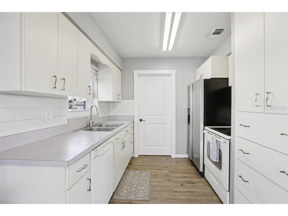 8788 56th Way N Pinellas Park FL 33782 TB8443361 image7