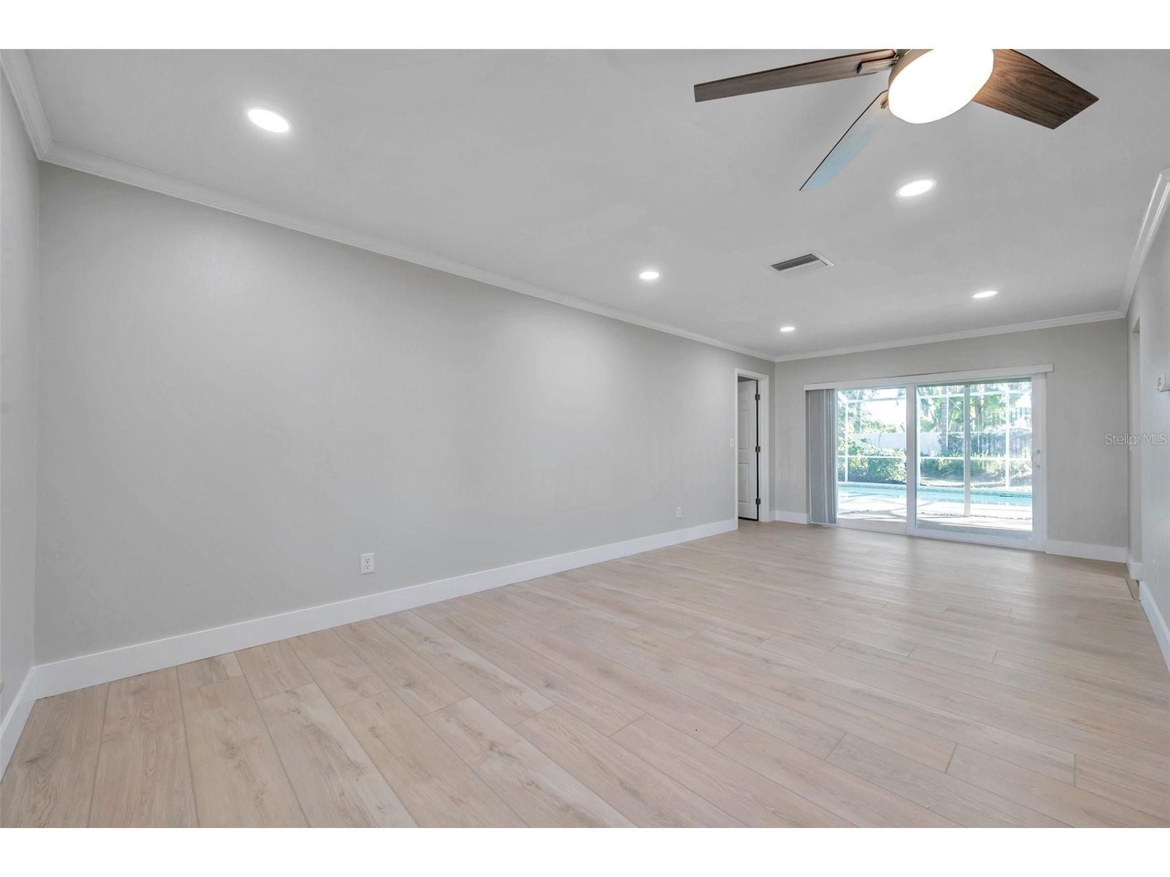 8789 Maplewood Road Seminole FL 33777 TB8497734 image11