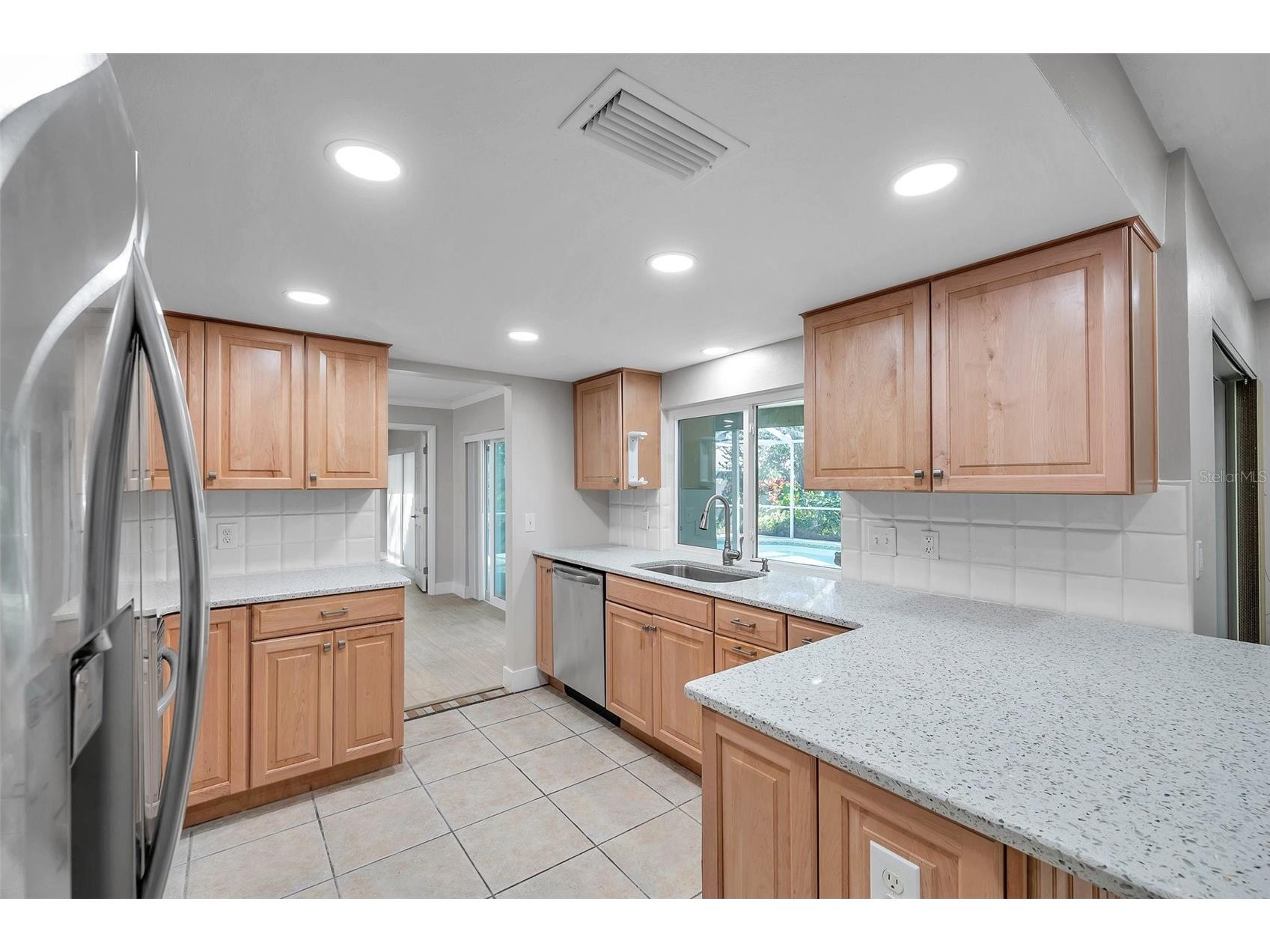 8789 Maplewood Road Seminole FL 33777 TB8497734 image20