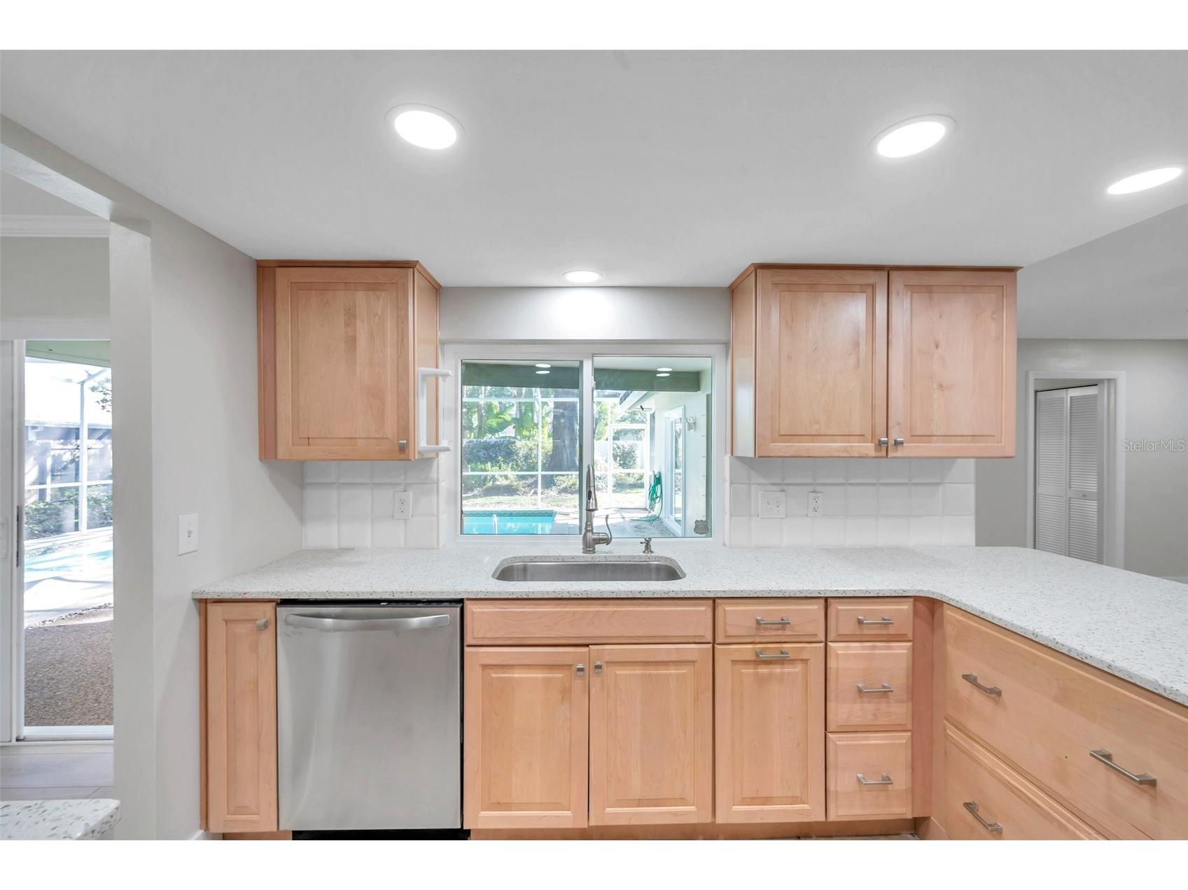 8789 Maplewood Road Seminole FL 33777 TB8497734 image21