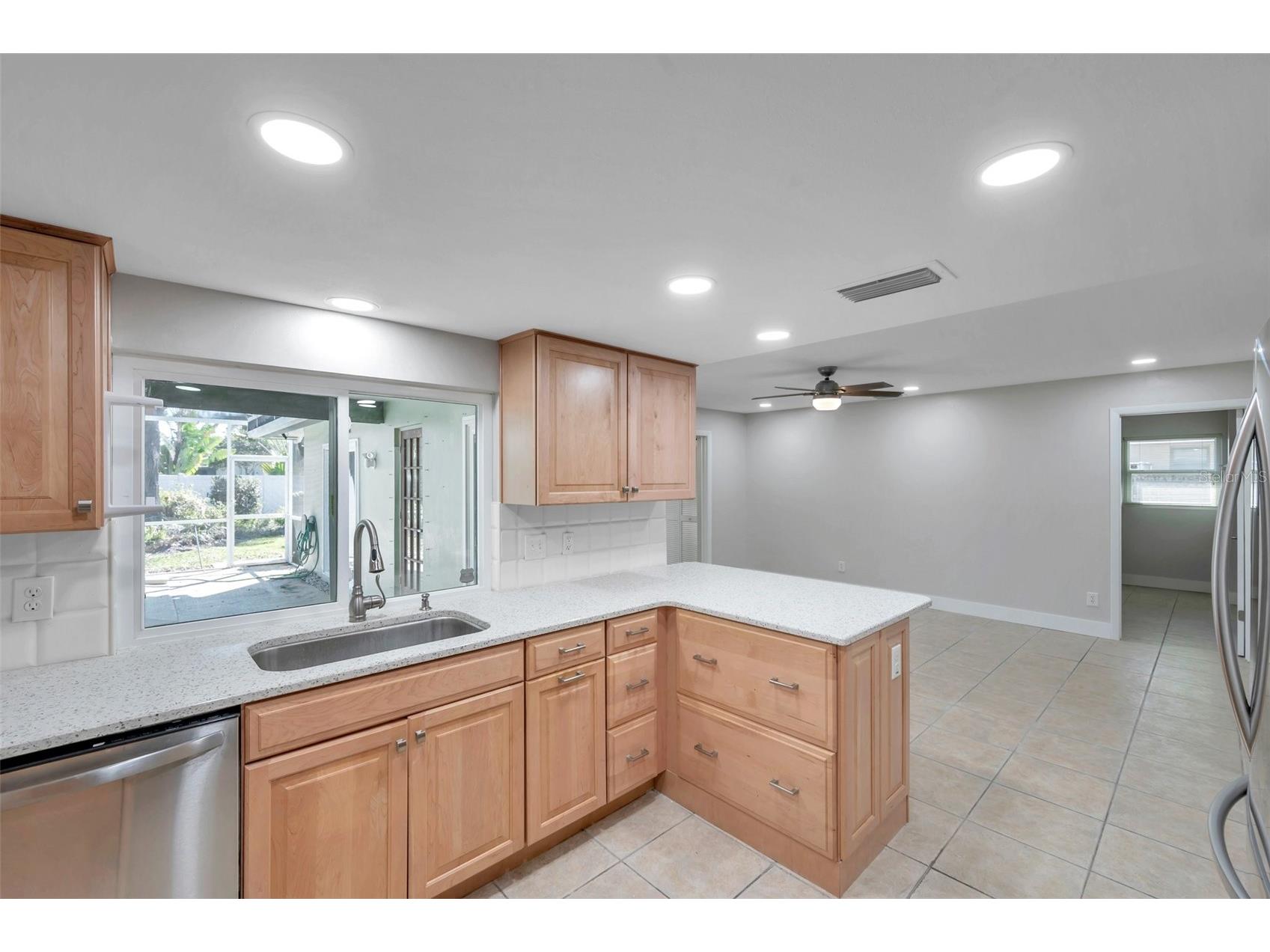 8789 Maplewood Road Seminole FL 33777 TB8497734 image22