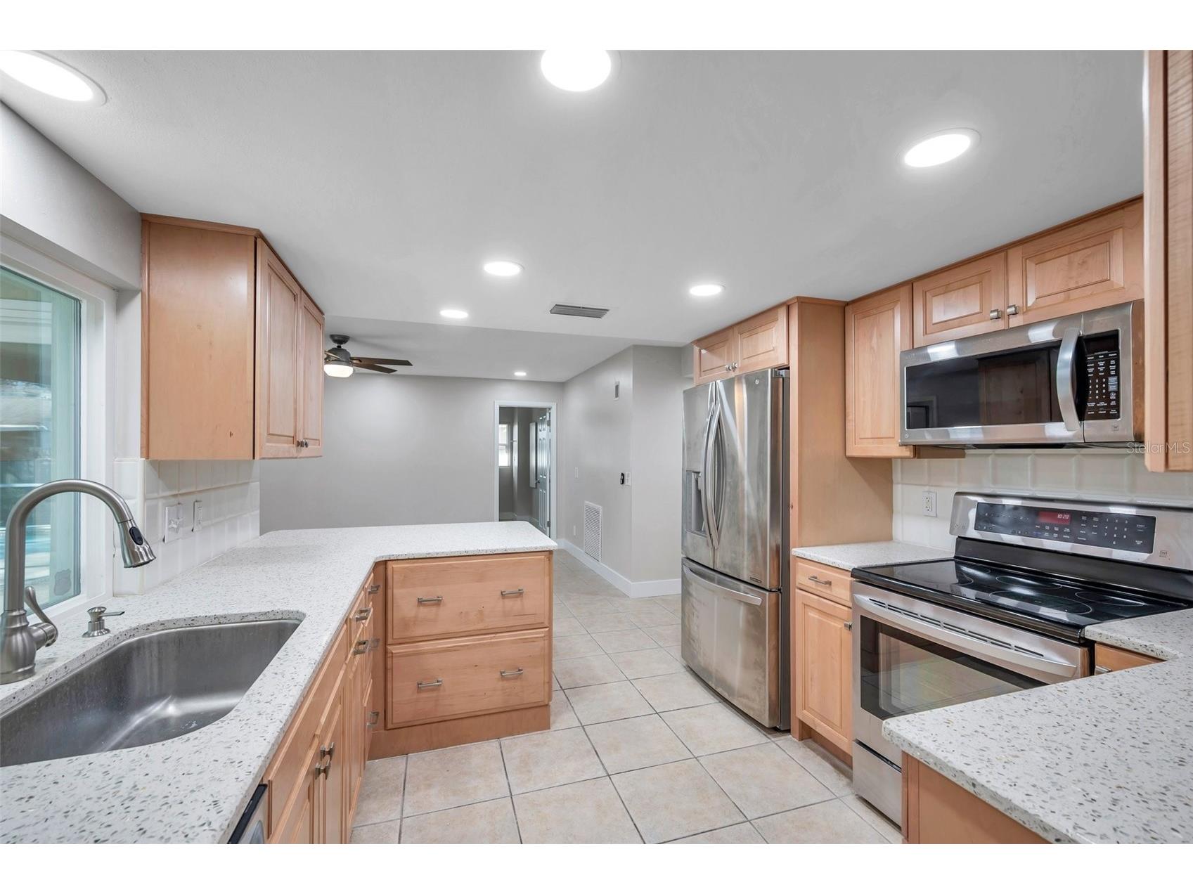 8789 Maplewood Road Seminole FL 33777 TB8497734 image24