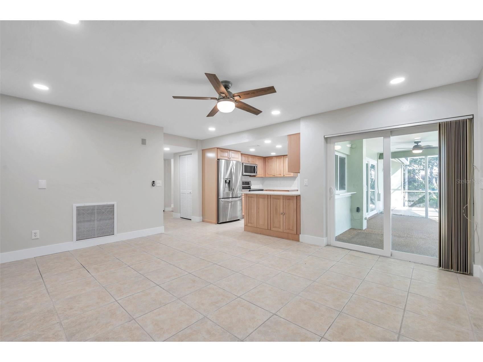 8789 Maplewood Road Seminole FL 33777 TB8497749 image12