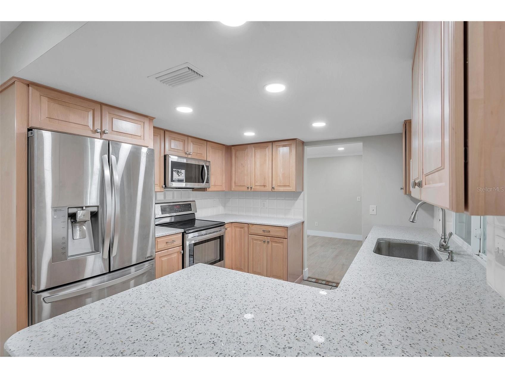 8789 Maplewood Road Seminole FL 33777 TB8497749 image14