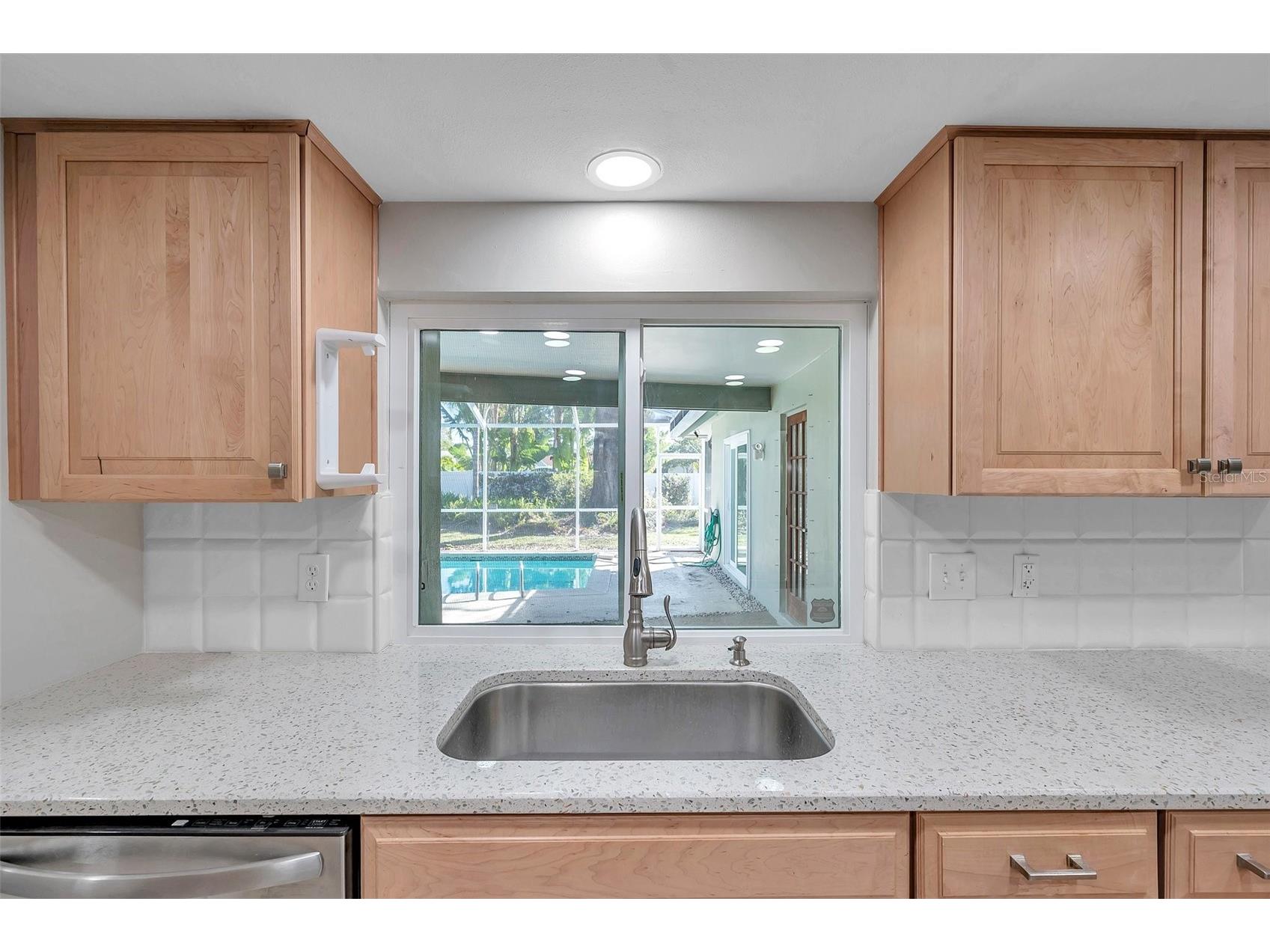 8789 Maplewood Road Seminole FL 33777 TB8497749 image15