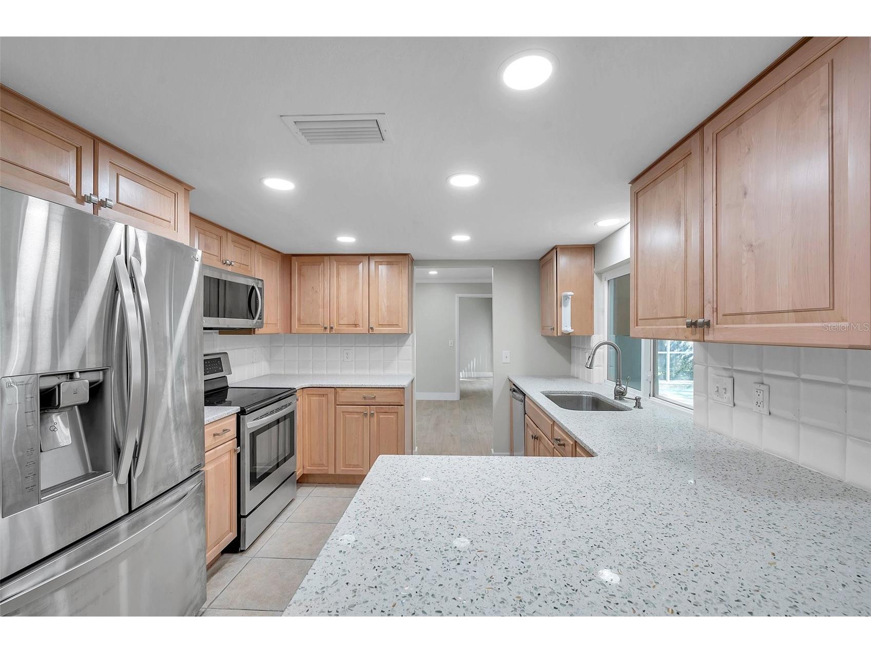 8789 Maplewood Road Seminole FL 33777 TB8497749 image16