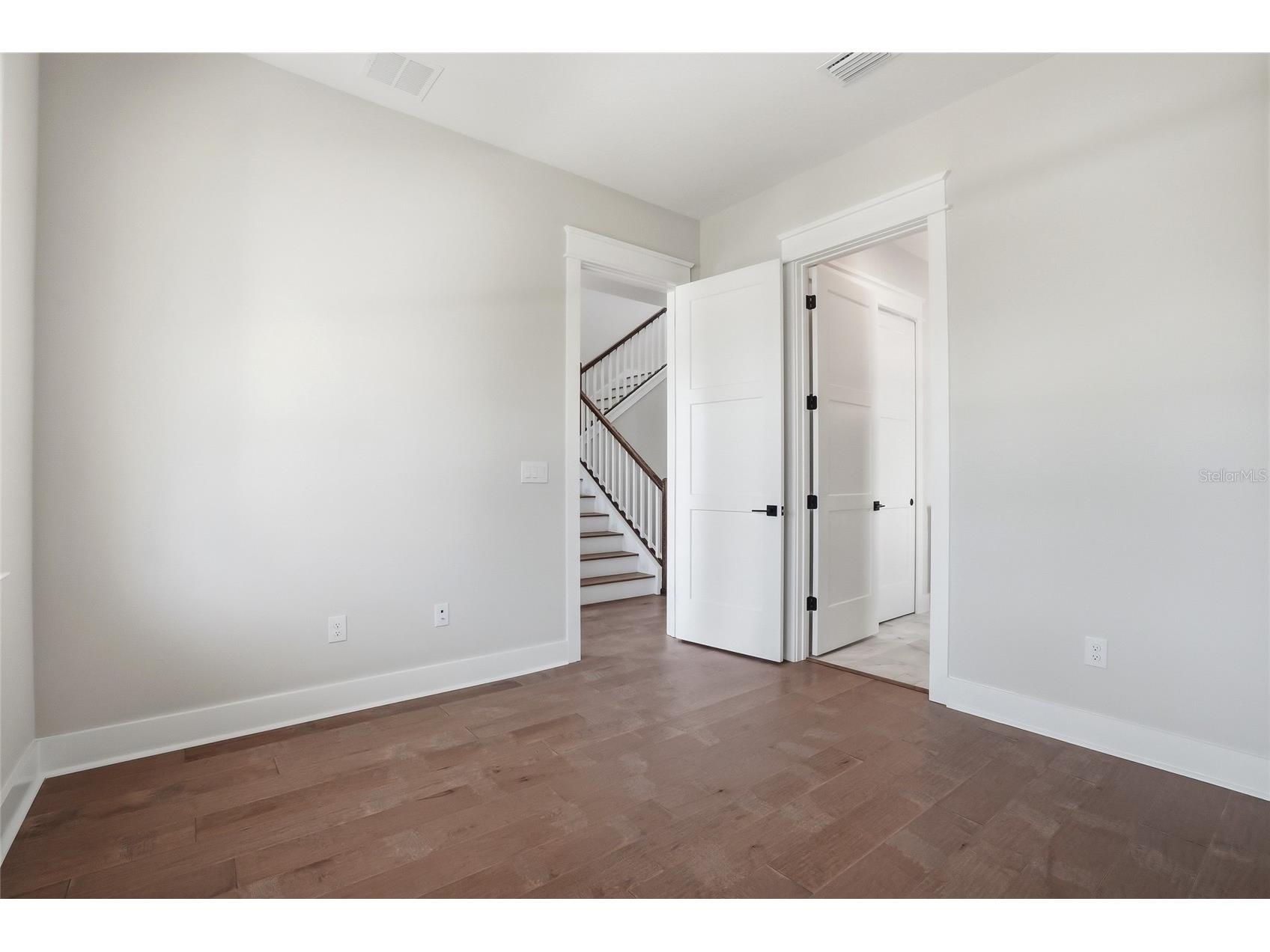 879 53rd Avenue N Saint Petersburg FL 33703 TB8485385 image10