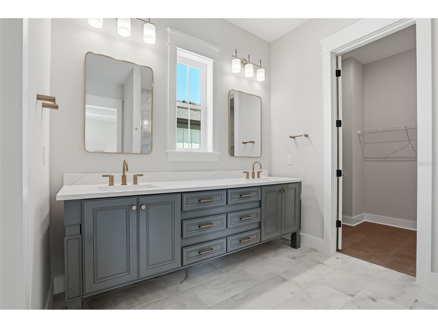 879 53rd Avenue N Saint Petersburg FL 33703 TB8485385 image37
