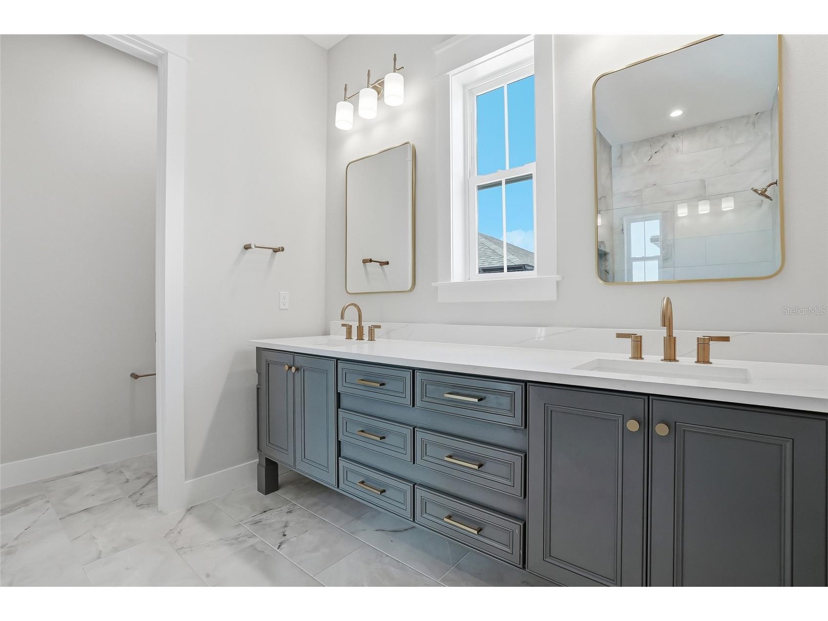 879 53rd Avenue N Saint Petersburg FL 33703 TB8485385 image38