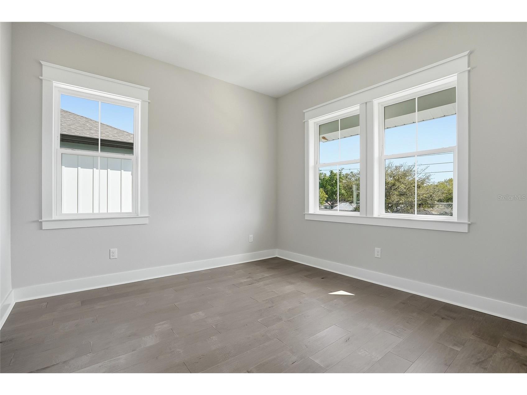 879 53rd Avenue N Saint Petersburg FL 33703 TB8485385 image46