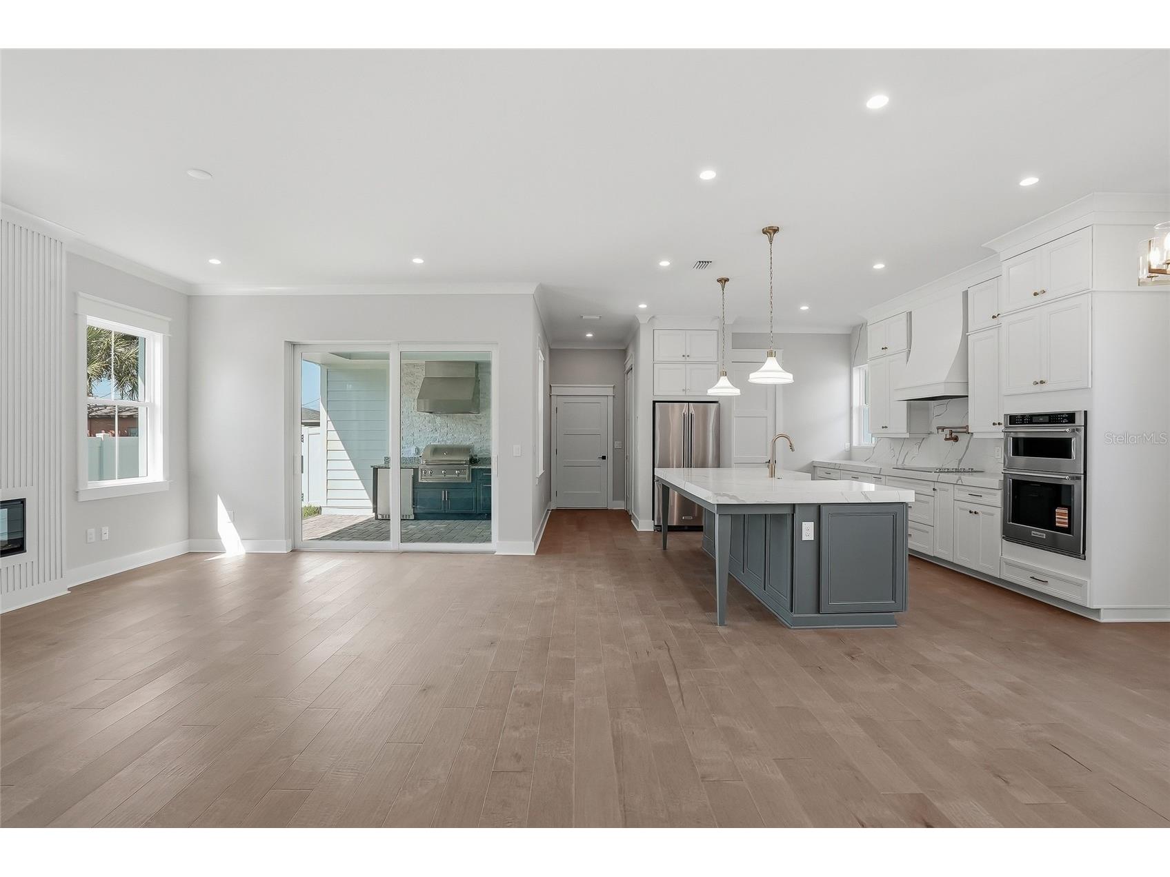 879 53rd Avenue N Saint Petersburg FL 33703 TB8485385 image7