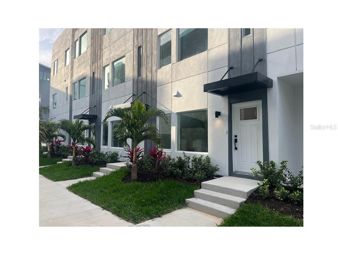 879 6th Avenue S Saint Petersburg FL 33701 J996639 image1