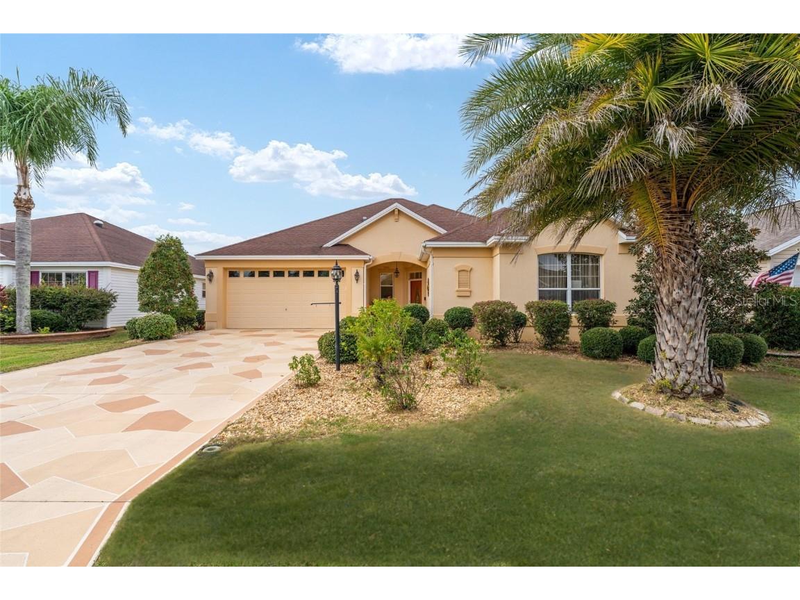 879 Chapman Loop The Villages FL 32162 G5105108 image1