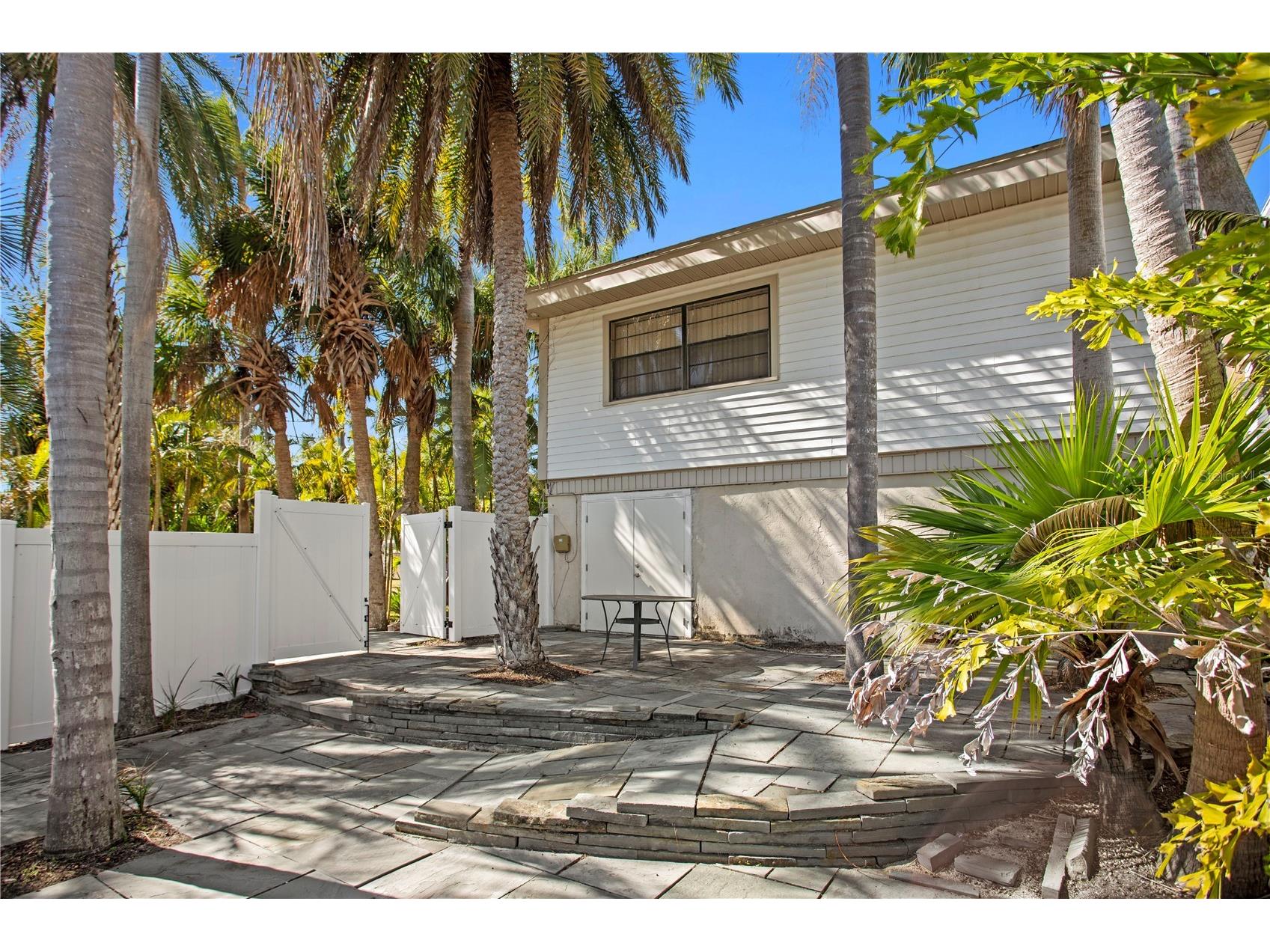 879 Eldorado Avenue Clearwater Beach FL 33767 TB8474490 image14