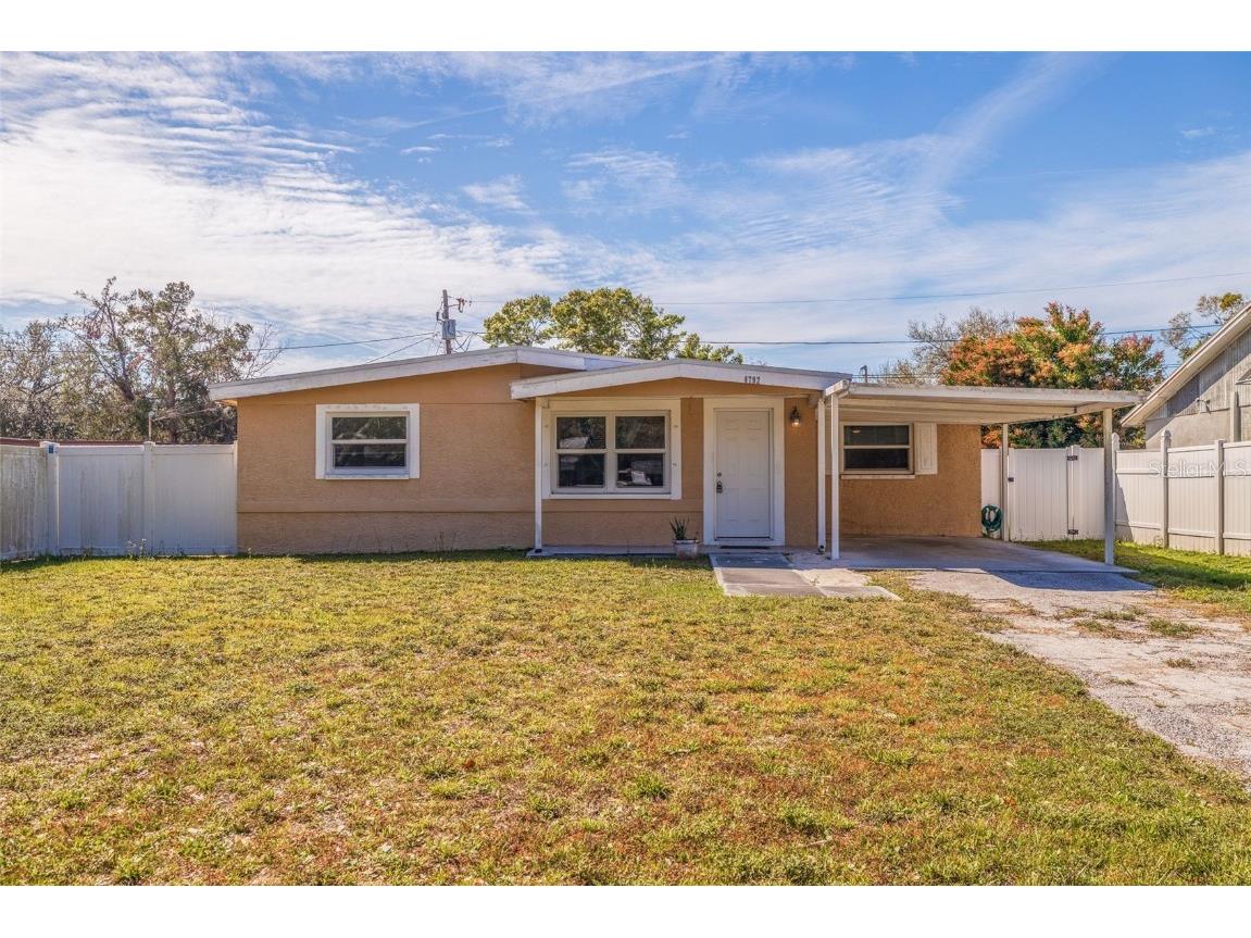 8792 93rd Street Seminole FL 33777 TB8357236 image1