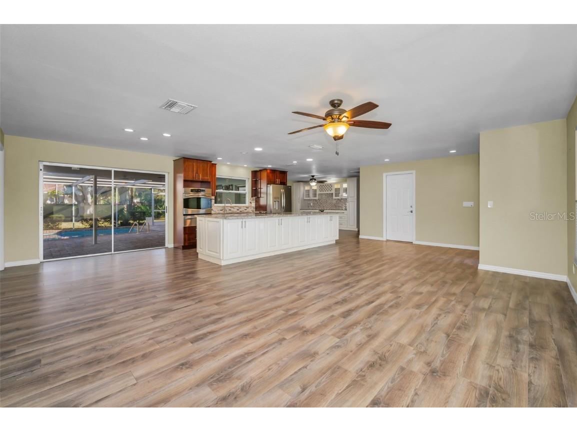 8793 Merrimoor Boulevard E Seminole FL 33777 TB8441756 image3