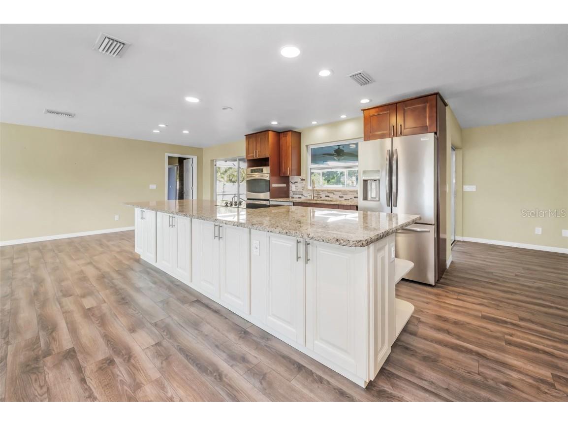 8793 Merrimoor Boulevard E Seminole FL 33777 TB8441756 image8