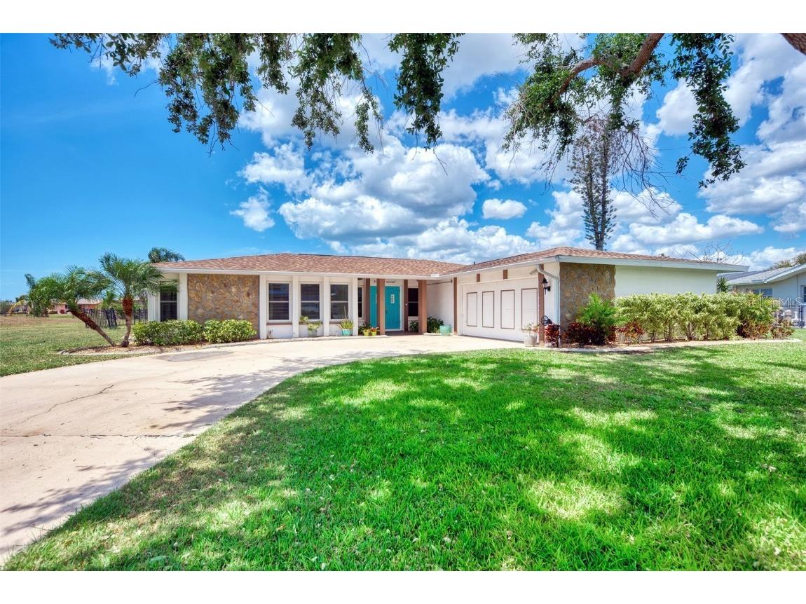 88 Annapolis Lane Rotonda West FL 33947 A4566207 image1