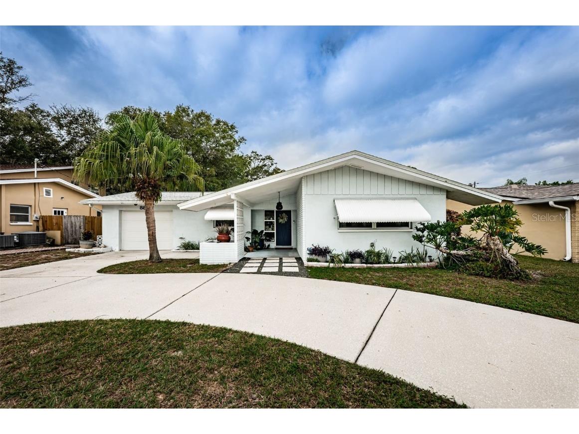 88 Oakwood Drive Dunedin FL 34698 U8222086 image1