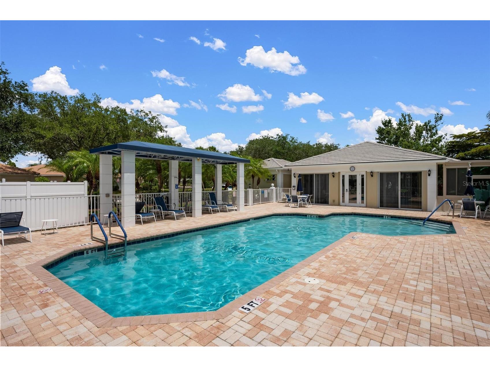 880 Chalmers Drive #880 Venice FL 34293 A4697237 image48