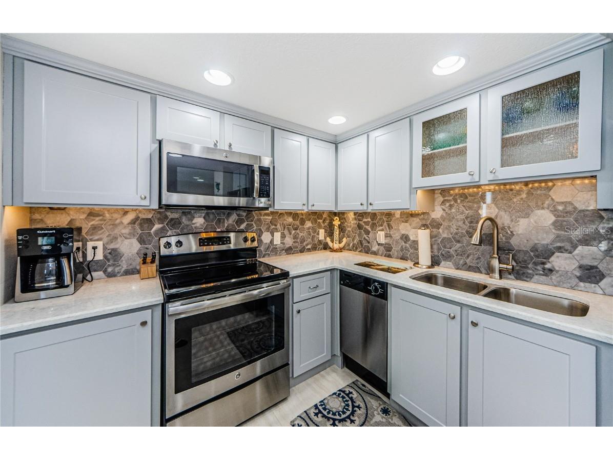 880 Mandalay Avenue #S202 Clearwater FL 33767 - GULF OF MEXICO U8181483 image7