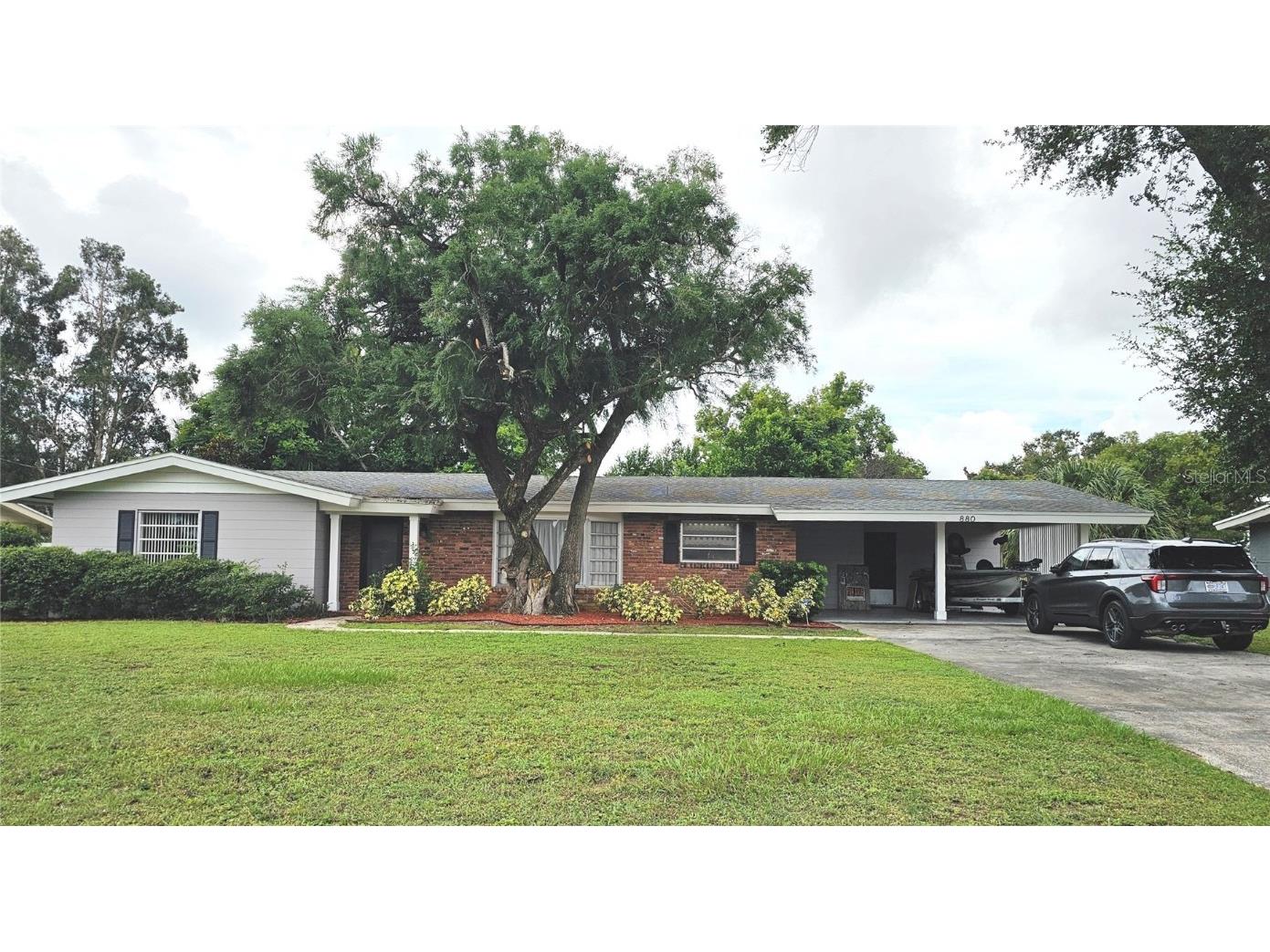 880 Oleander Drive SE Winter Haven FL 33880 P4936348 image1