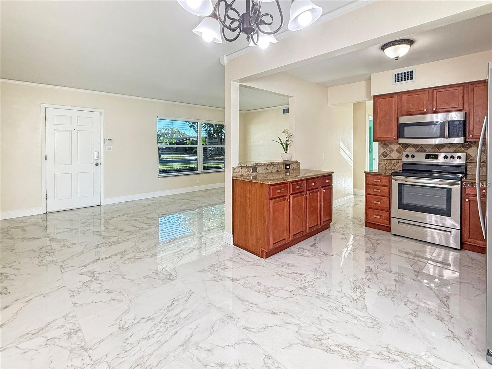 8802 109th Lane Seminole FL 33772 TB8514901 image5
