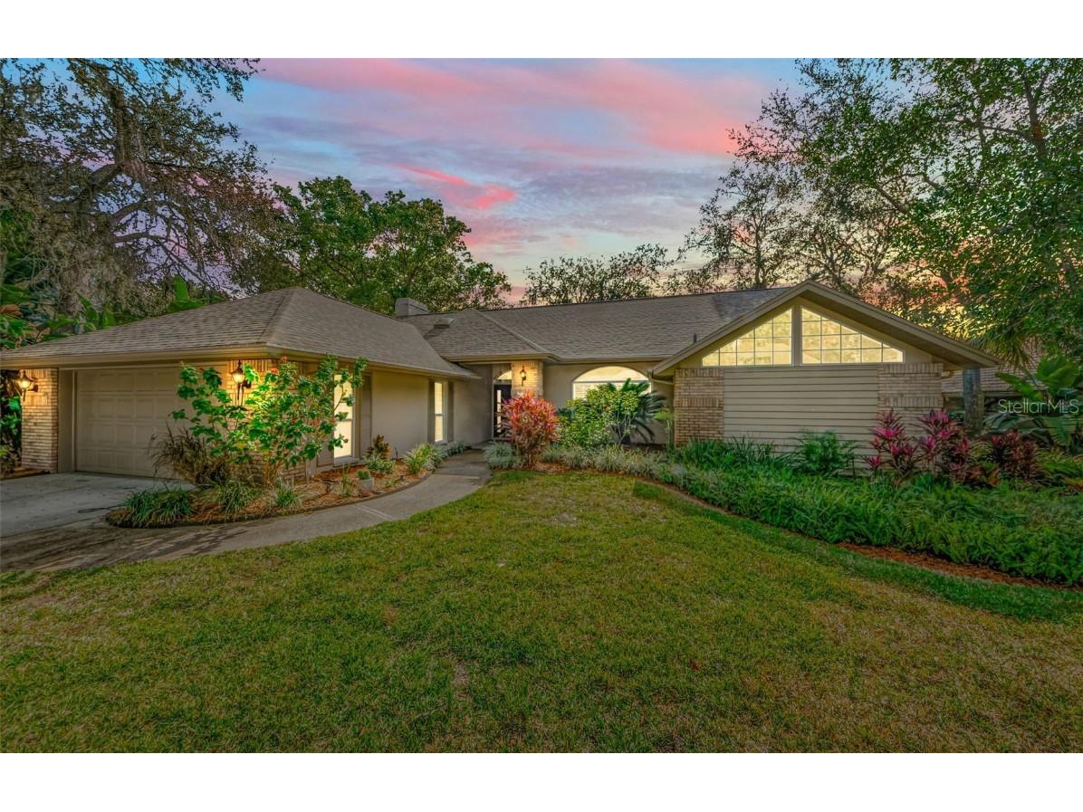 8804 Whispering Oaks Trail New Port Richey FL 34654 U8224677 image1