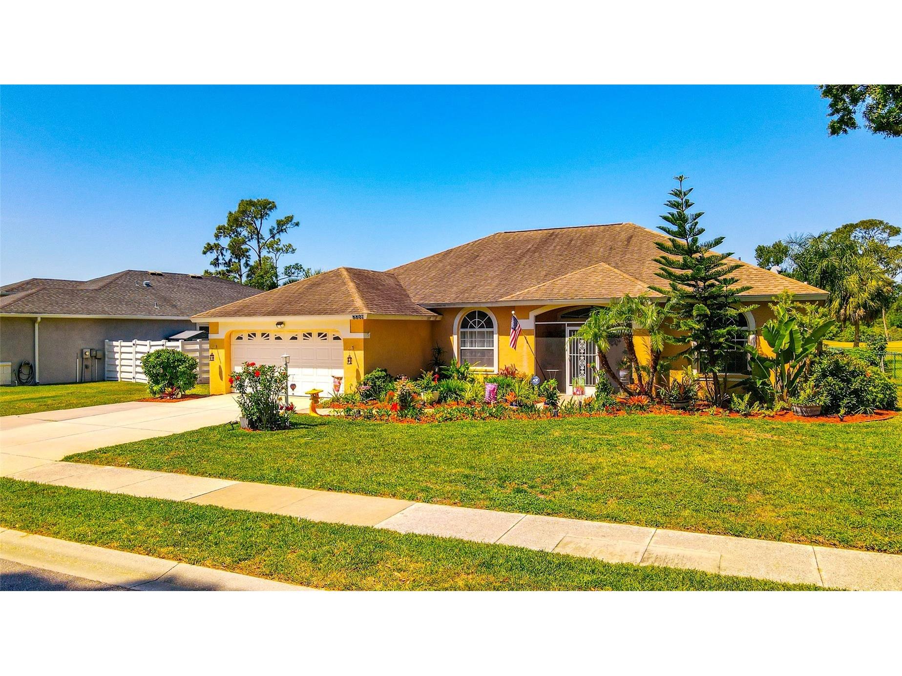 8807 71st Avenue E Palmetto FL 34221 A4691404 image1