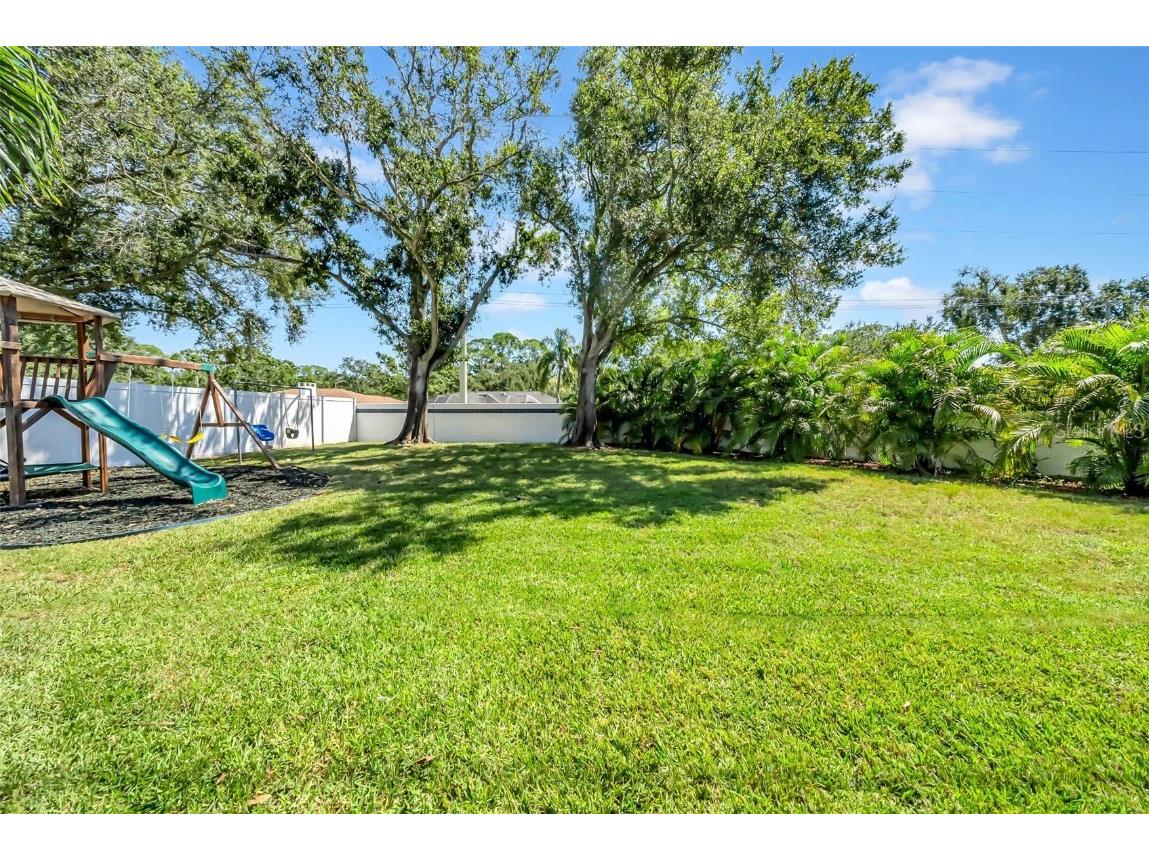 8809 Glen Lakes Boulevard N Saint Petersburg FL 33702 TB8425707 image3