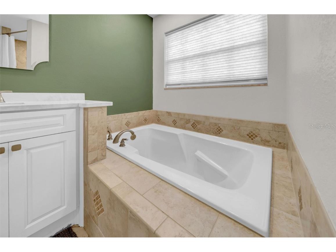 8809 Glen Lakes Boulevard N Saint Petersburg FL 33702 TB8425707 image35