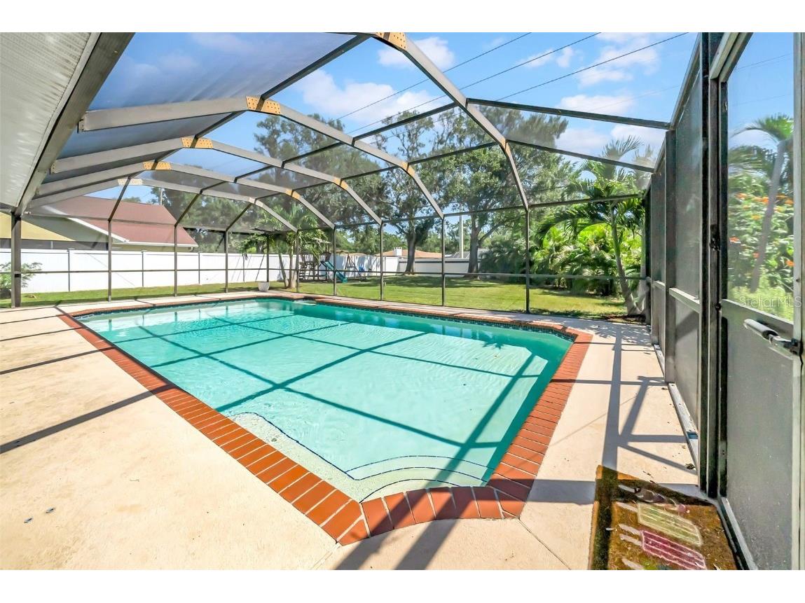 8809 Glen Lakes Boulevard N Saint Petersburg FL 33702 TB8425707 image49