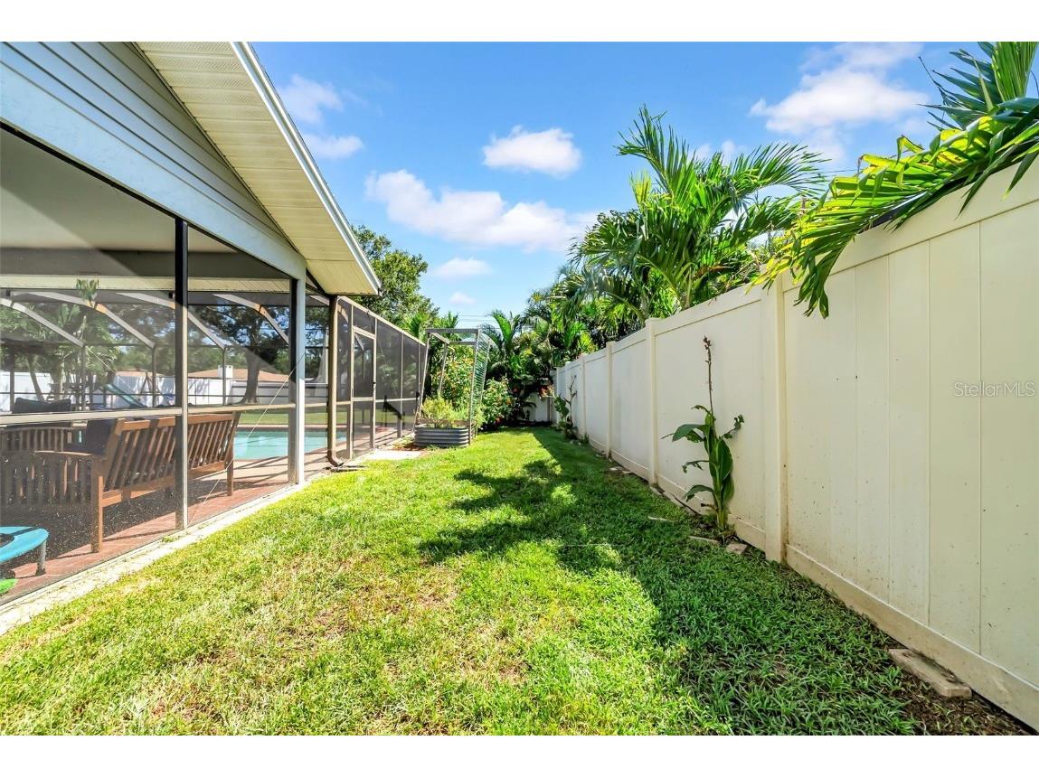 8809 Glen Lakes Boulevard N Saint Petersburg FL 33702 TB8425707 image57