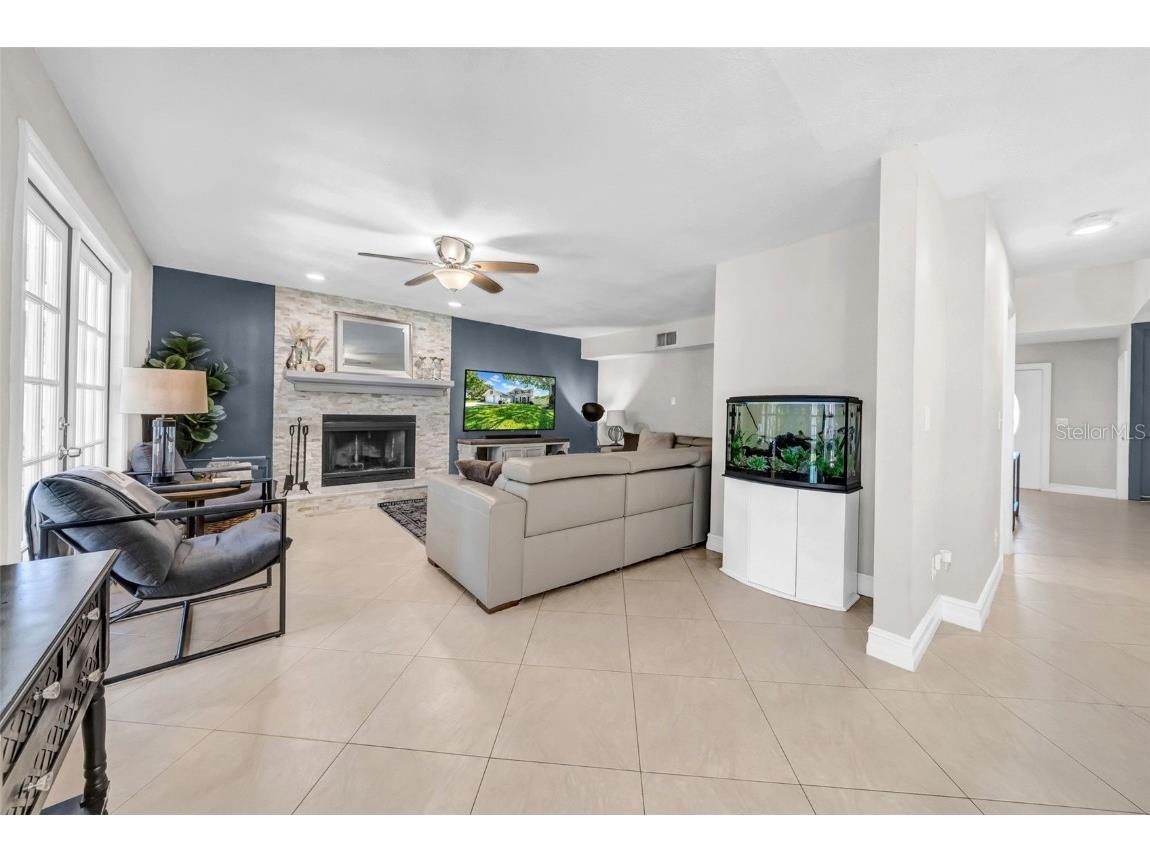 8809 Glen Lakes Boulevard N Saint Petersburg FL 33702 TB8425707 image6